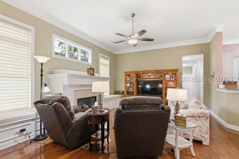 Nestled on a quiet cul-de-sac in the highly desirable community - photo 18