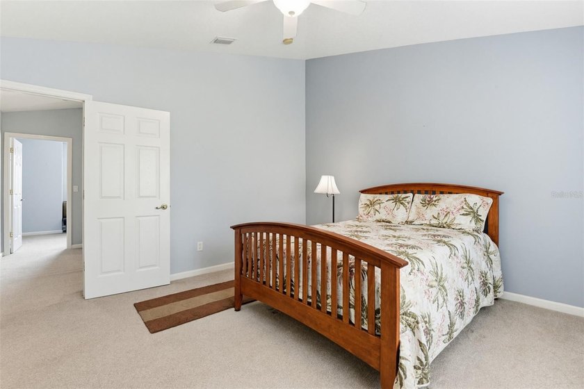 Welcome to this beautifully maintained 3-bedroom, 2-bathroom - photo 18