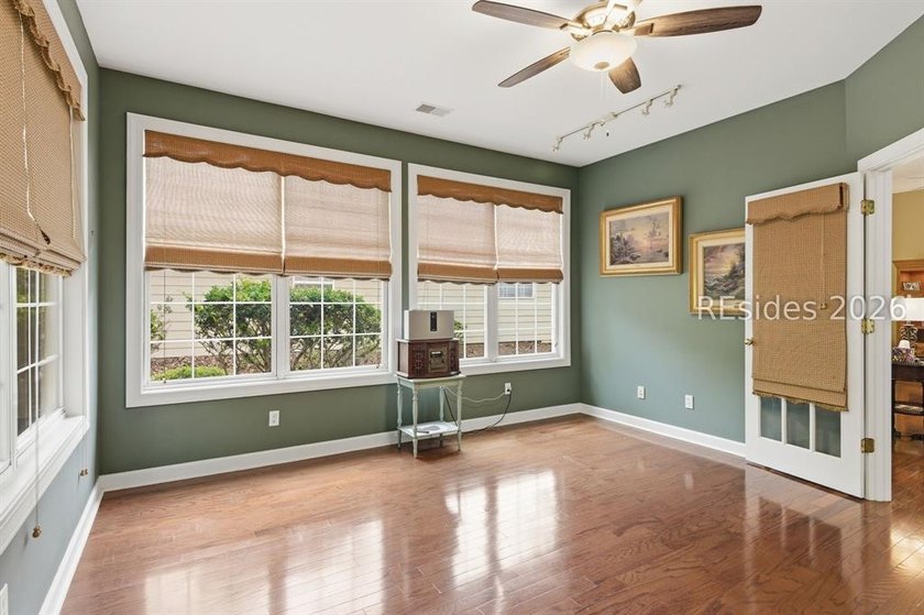 Nestled on a quiet cul-de-sac in the highly desirable community - photo 22