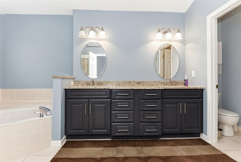 Welcome to this beautifully maintained 3-bedroom, 2-bathroom - photo 23