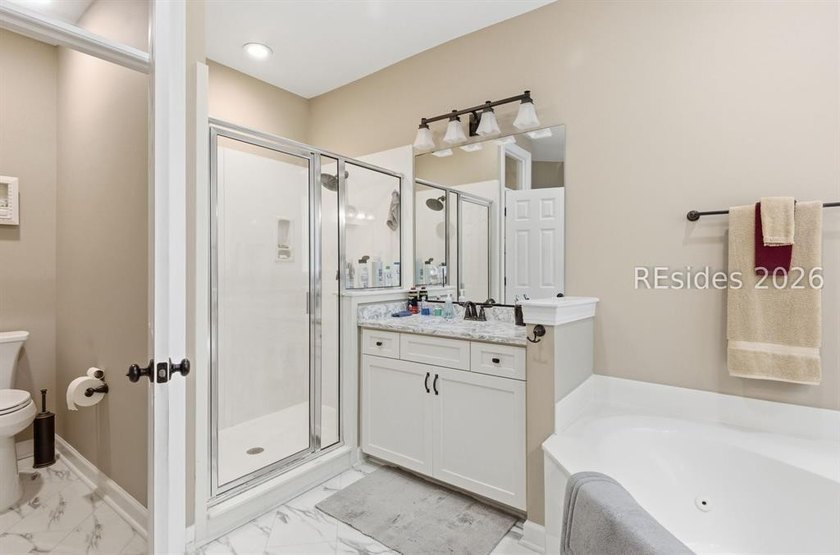 Nestled on a quiet cul-de-sac in the highly desirable community - photo 25