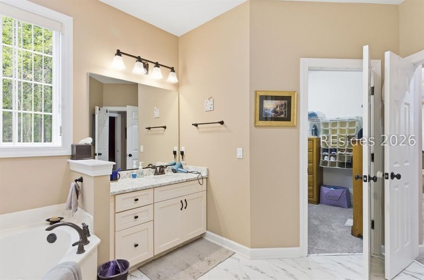 Nestled on a quiet cul-de-sac in the highly desirable community - photo 26