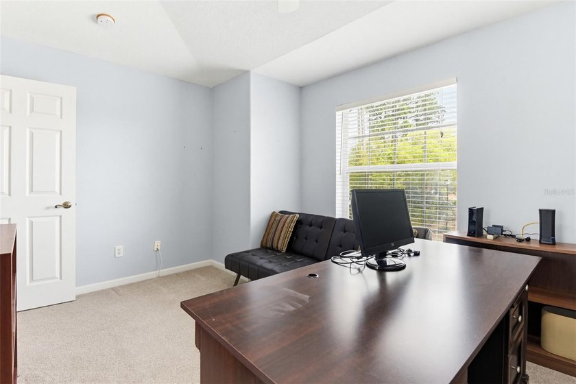 Welcome to this beautifully maintained 3-bedroom, 2-bathroom - photo 27