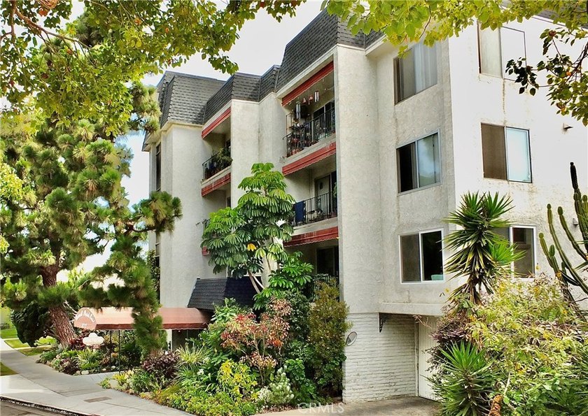 Views, Views, Views! Perched on the top floor of the prestigious - photo 29