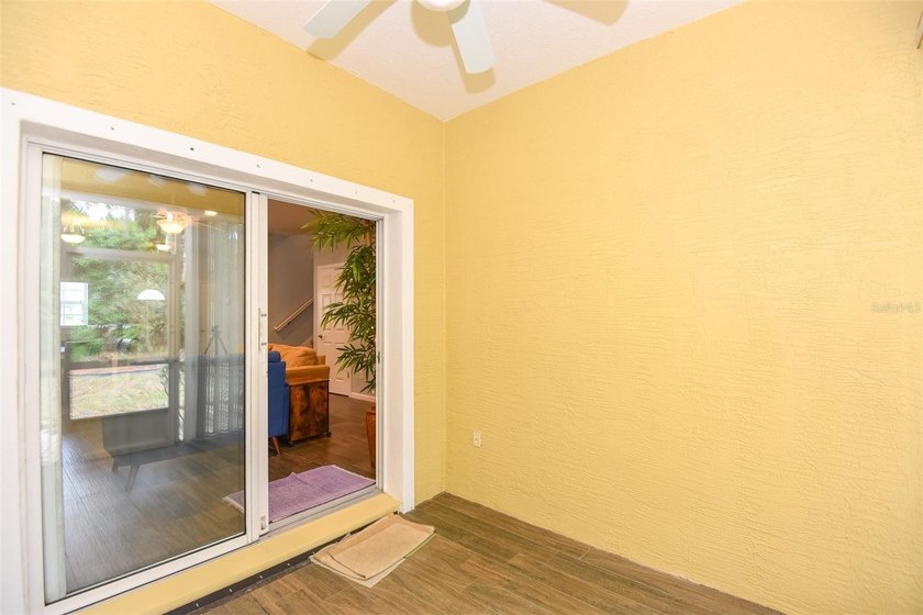Welcome to this beautifully maintained 3-bedroom, 2-bathroom - photo 31