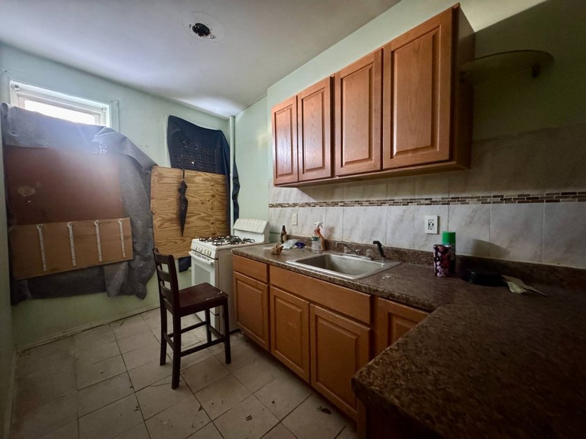 Excellent opportunity for investors seeking a long-term - photo 10