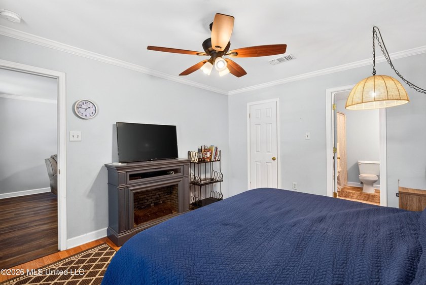 Looking for a move in ready 3 bedroom home in Gulfport with room - photo 17