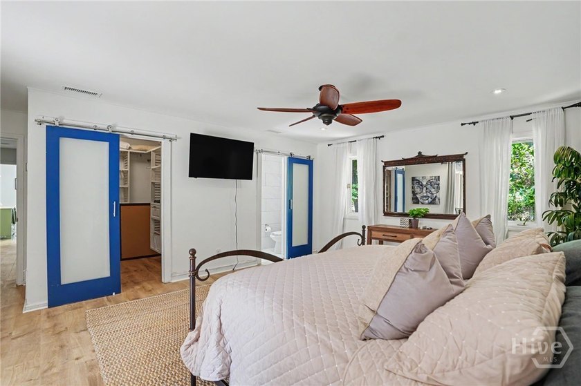 Welcome to 2 Senauki Lane - a beautifully updated, light-filled - photo 20