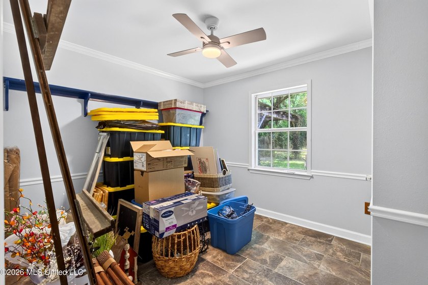 Looking for a move in ready 3 bedroom home in Gulfport with room - photo 22