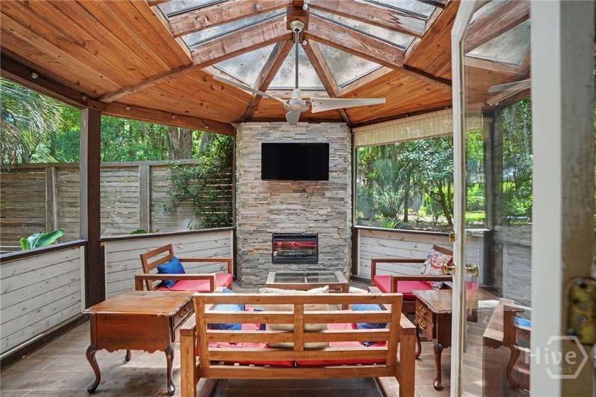 Welcome to 2 Senauki Lane - a beautifully updated, light-filled - photo 28