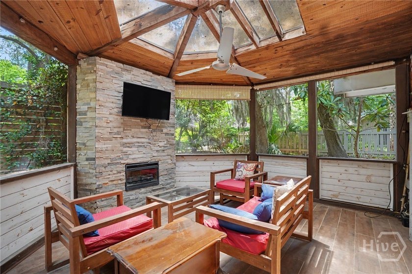 Welcome to 2 Senauki Lane - a beautifully updated, light-filled - photo 29