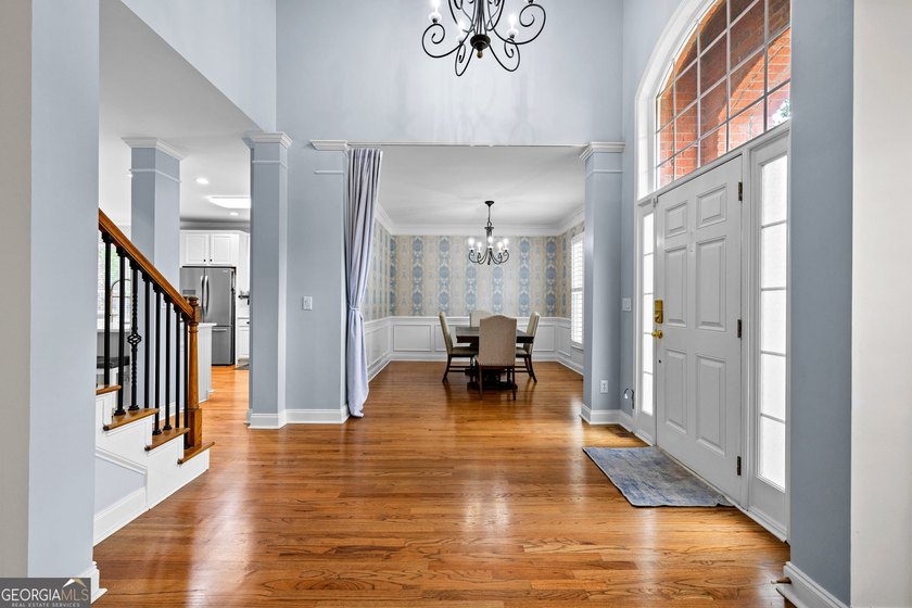 **OPEN SUNDAY 5/31 from 2-4 PM ** Welcome home to this spacious - photo 5