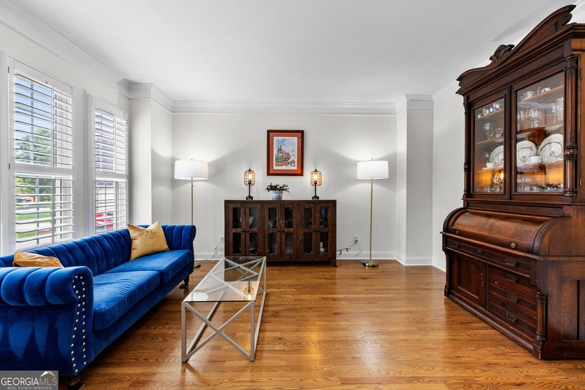 **OPEN SUNDAY 5/31 from 2-4 PM ** Welcome home to this spacious - photo 9