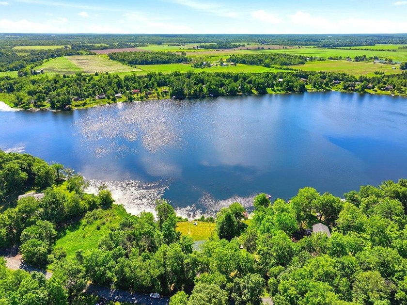 This beautiful four-year-old home on Little Blake Lake offers a - photo 28