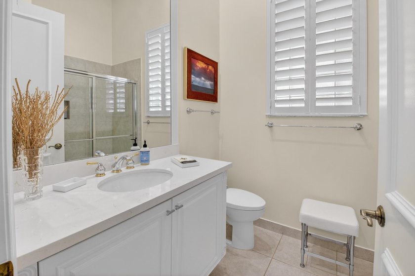 This open and bright 3 bdrm 3 bath home is the one you want! - photo 13