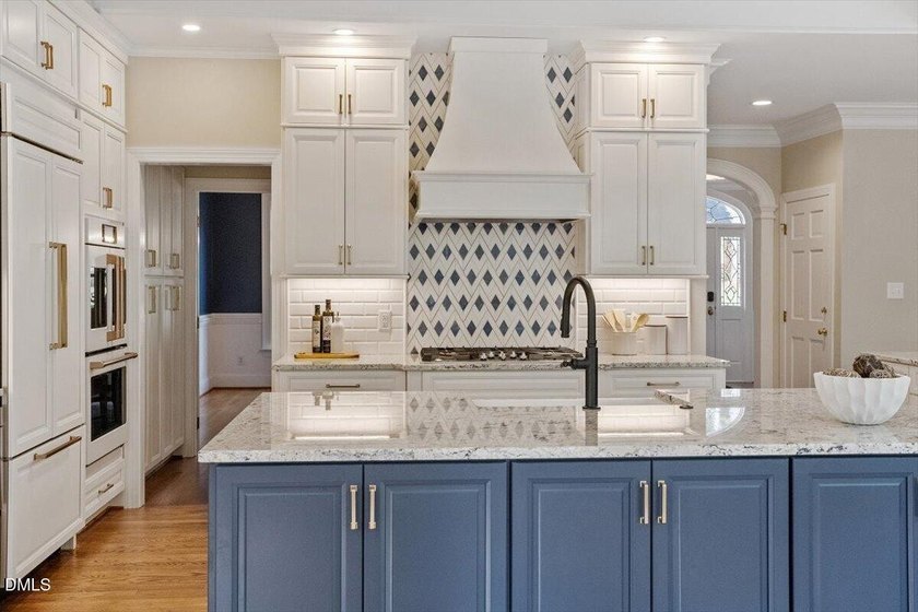 Elegance and modern luxury converge in this exceptional Harold - photo 16