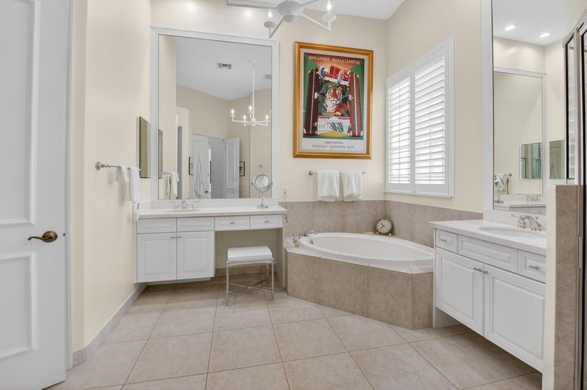 This open and bright 3 bdrm 3 bath home is the one you want! - photo 21