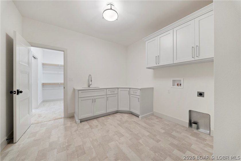 Impressive brand new construction in the sought-after Porto Cima - photo 23