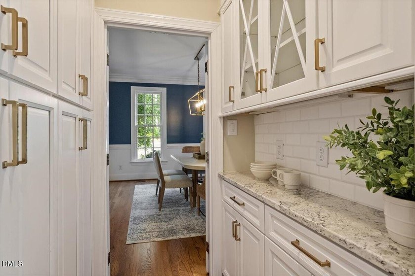 Elegance and modern luxury converge in this exceptional Harold - photo 23