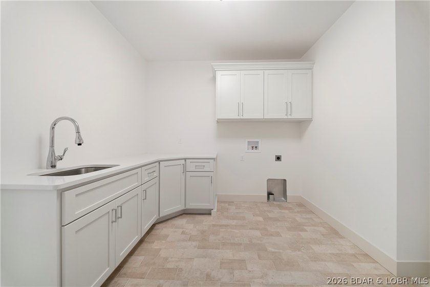 Impressive brand new construction in the sought-after Porto Cima - photo 24