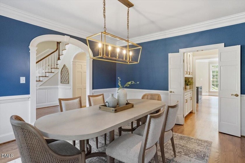Elegance and modern luxury converge in this exceptional Harold - photo 25
