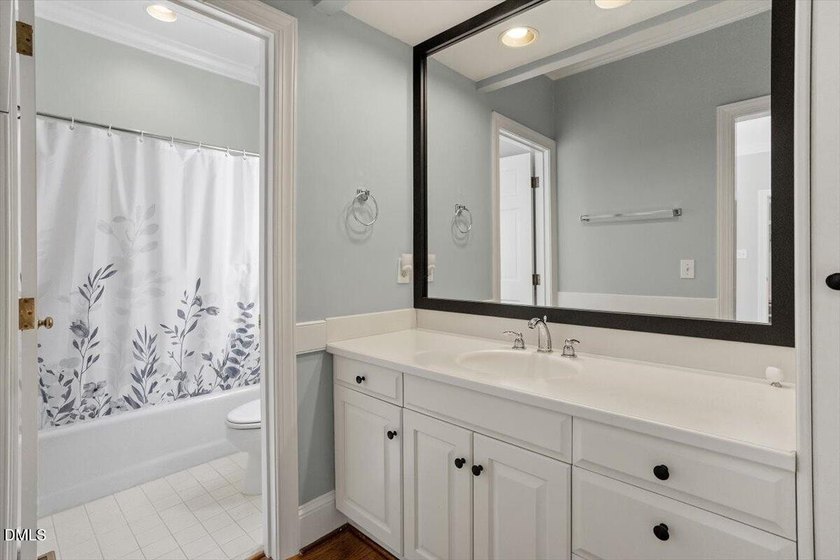 Elegance and modern luxury converge in this exceptional Harold - photo 31