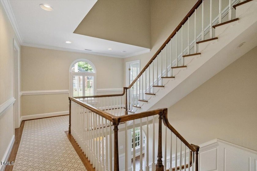 Elegance and modern luxury converge in this exceptional Harold - photo 32