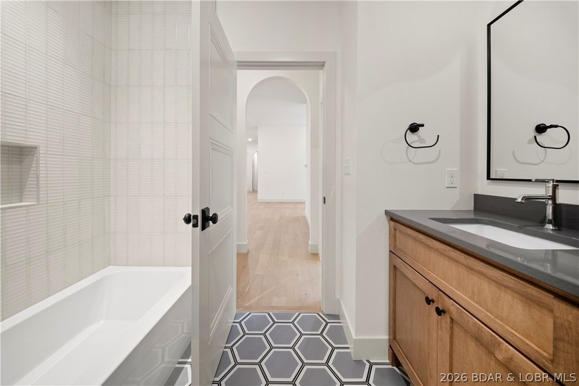 Impressive brand new construction in the sought-after Porto Cima - photo 33