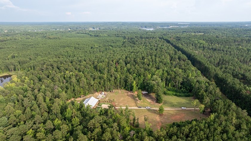 Nestled on 7 breathtaking acres in Putnam County, this - photo 34