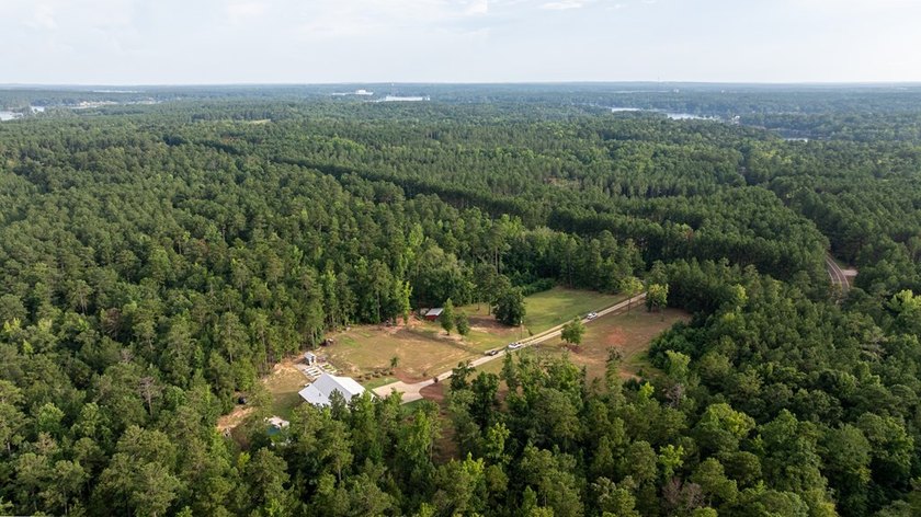 Nestled on 7 breathtaking acres in Putnam County, this - photo 36