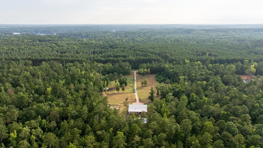 Nestled on 7 breathtaking acres in Putnam County, this - photo 37