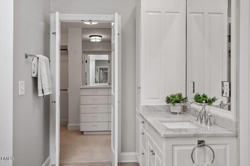 Elegance and modern luxury converge in this exceptional Harold - photo 40