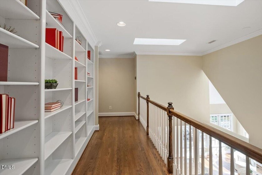 Elegance and modern luxury converge in this exceptional Harold - photo 47