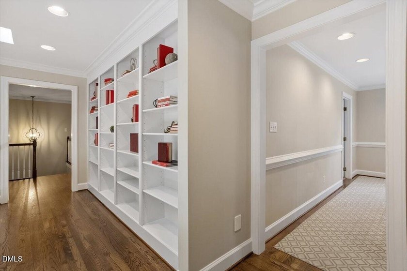 Elegance and modern luxury converge in this exceptional Harold - photo 49