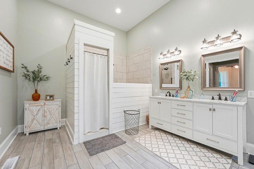 Nestled on 7 breathtaking acres in Putnam County, this - photo 50
