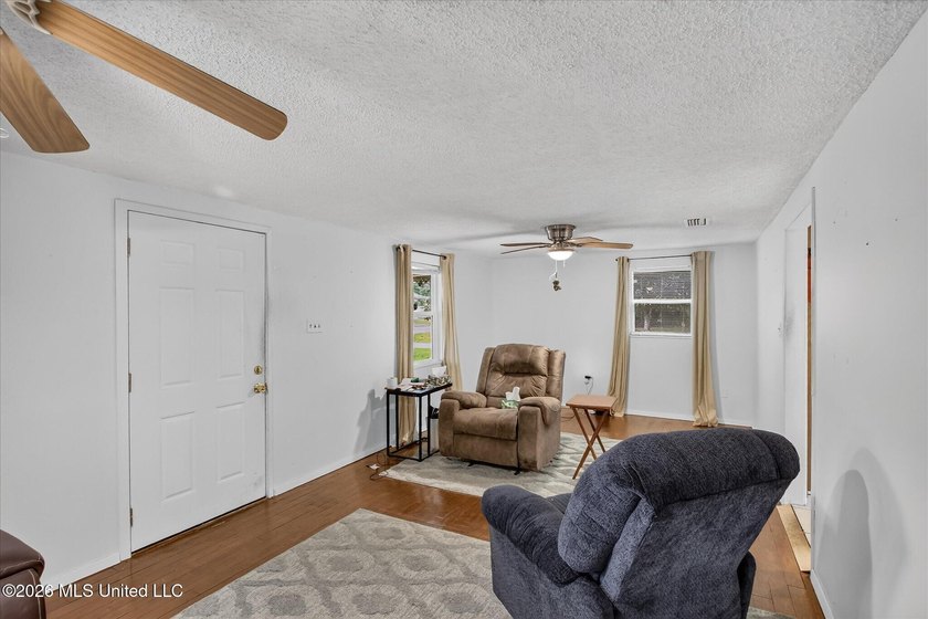 Welcome to 16080 Crestview Drive in Gulfport! Conveniently - photo 19