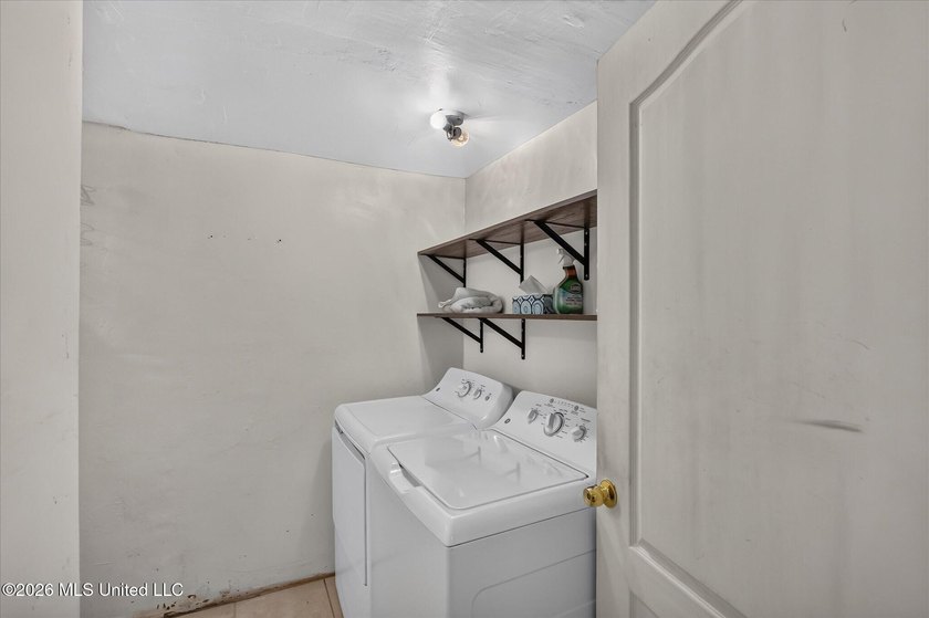 Welcome to 16080 Crestview Drive in Gulfport! Conveniently - photo 38