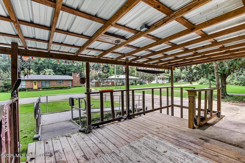 Welcome to 16080 Crestview Drive in Gulfport! Conveniently - photo 40