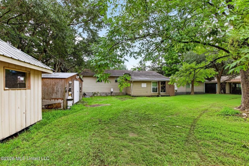 Welcome to 16080 Crestview Drive in Gulfport! Conveniently - photo 44