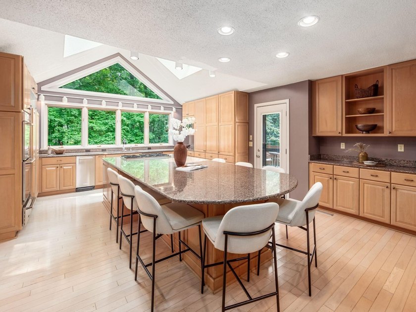 A rare opportunity to own one of Muirfield Village's most - photo 15