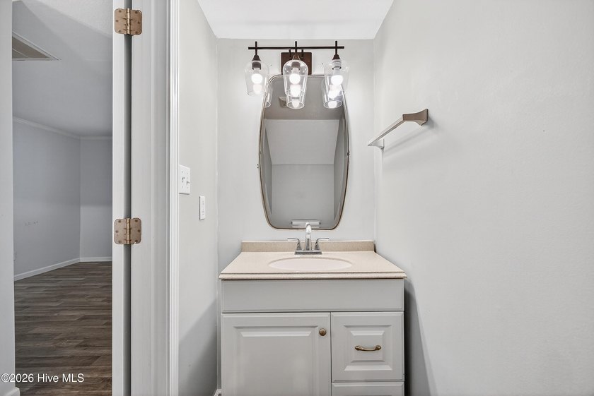 Welcome to 97 Quarterdeck, a charming, well maintained townhome - photo 15