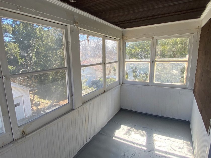 Opportunity knocks at 332 Carter Street! This income-producing - photo 2