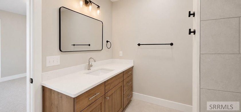 Enjoy stunning mountain views from this beautiful new custom - photo 14