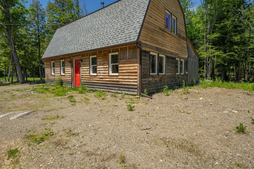 Set well back from the road in a peaceful and private setting - photo 31