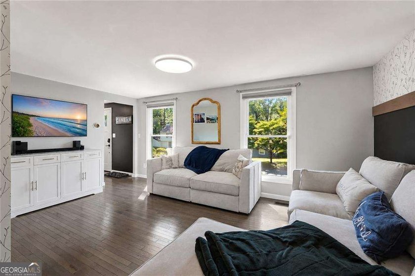 Beautifully renovated and move-in ready Roswell home, featuring - photo 2