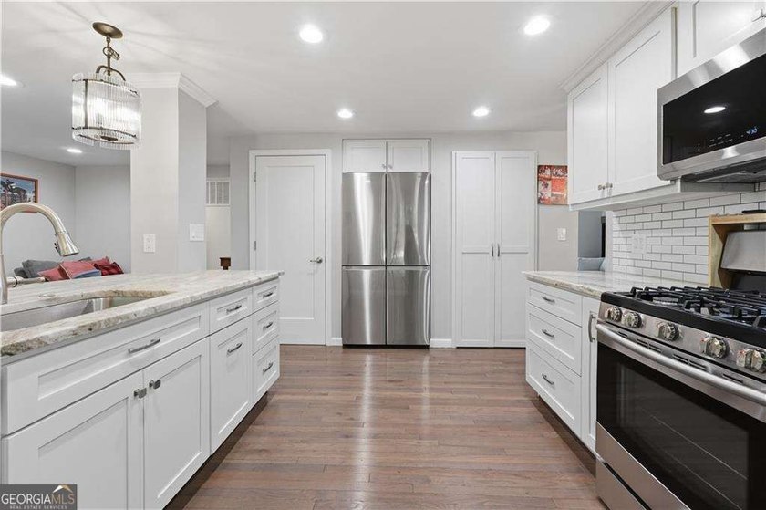 Beautifully renovated and move-in ready Roswell home, featuring - photo 3