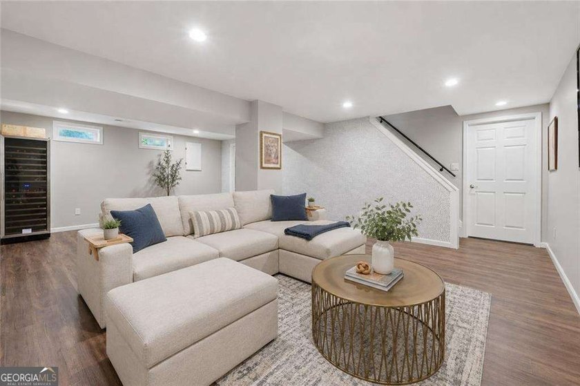 Beautifully renovated and move-in ready Roswell home, featuring - photo 6