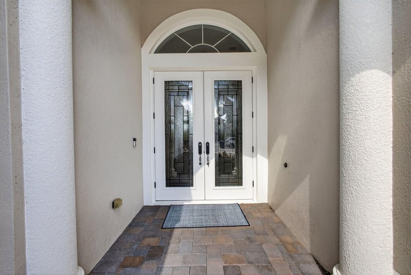 GORGEOUS golf views within Jupiter Country Club! Ideally set on - photo 8