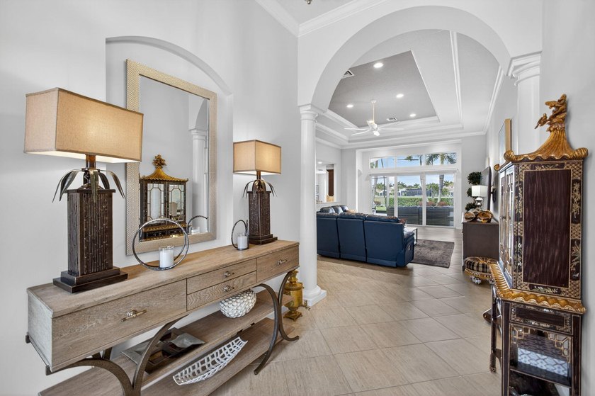 GORGEOUS golf views within Jupiter Country Club! Ideally set on - photo 9