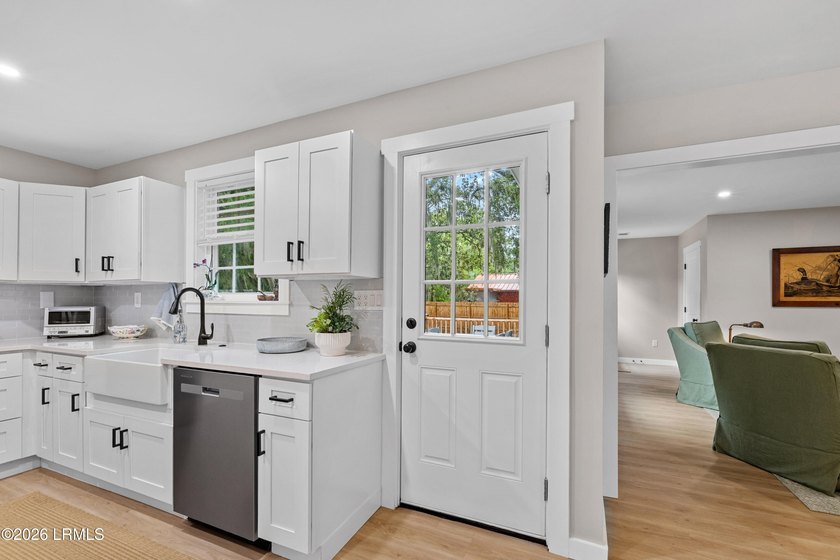 Completely renovated in 2024, this charming 3-bedroom, 2.5-bath - photo 14